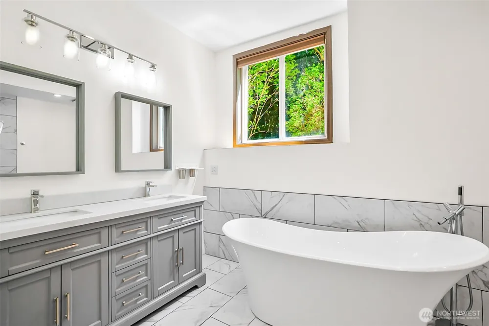 5827 176th Drive SE Snohomish, WA 98290
