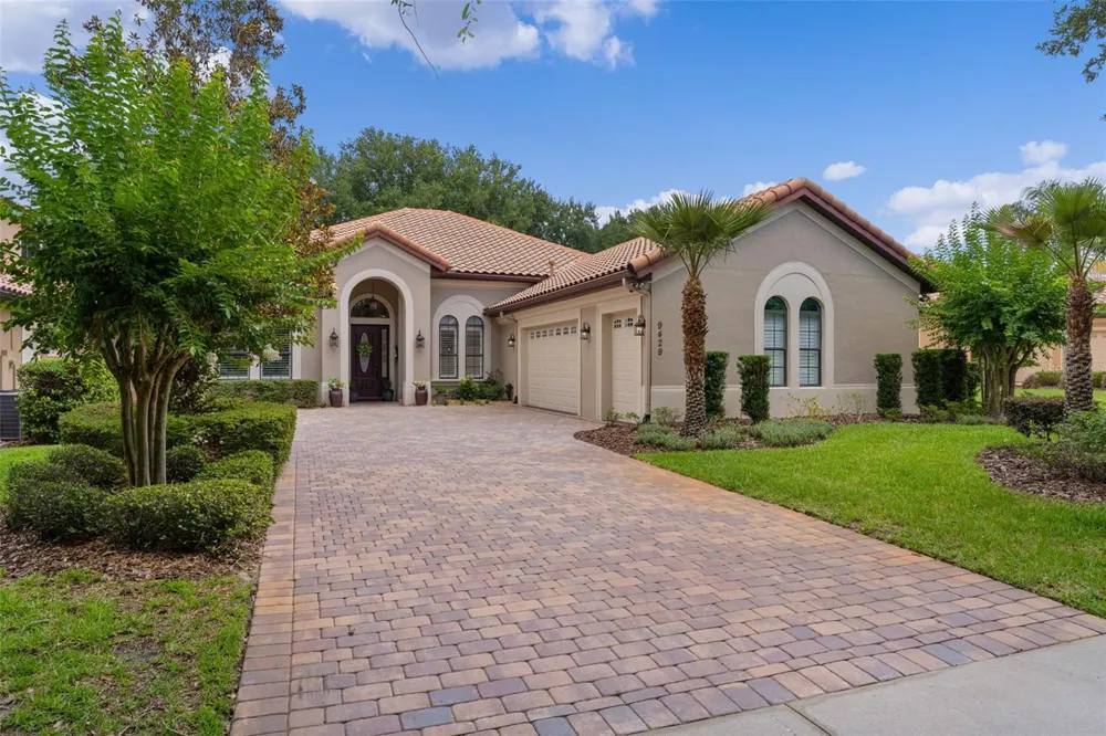 9429 SAN MIGUEL Howey In The Hills, FL 34737