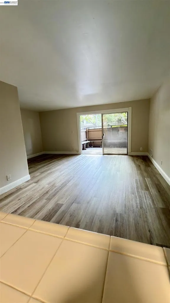 1327 Webster St #B105 Alameda, CA 94501