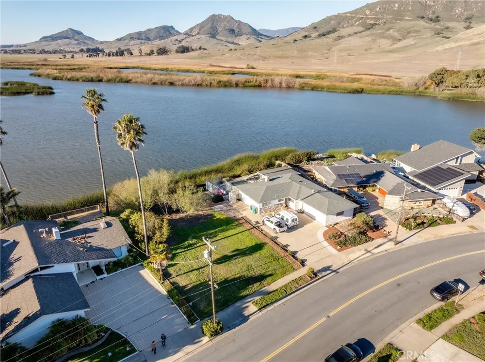 1312 Oceanaire San Luis Obispo, CA 93405