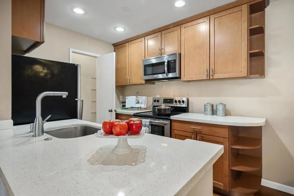 209 Boardwalk Avenue #H San Bruno, CA 94066