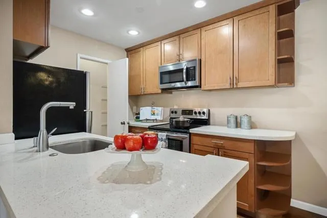 209 Boardwalk Avenue #H San Bruno, CA 94066
