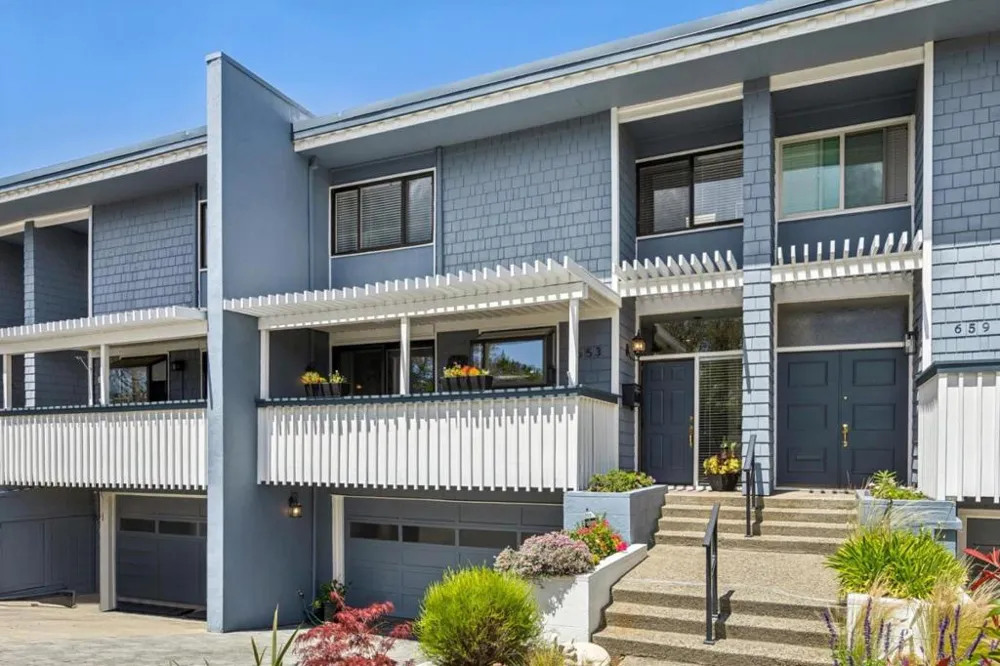 653 Fox Court Redwood City, CA 94061