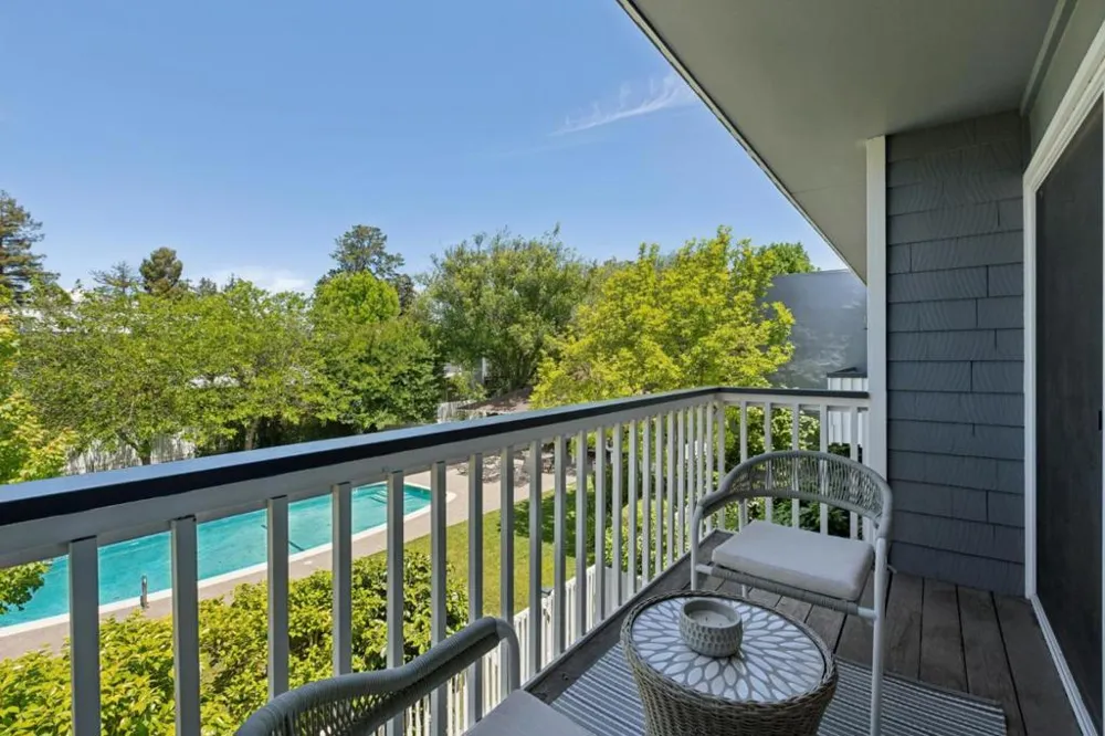 653 Fox Court Redwood City, CA 94061