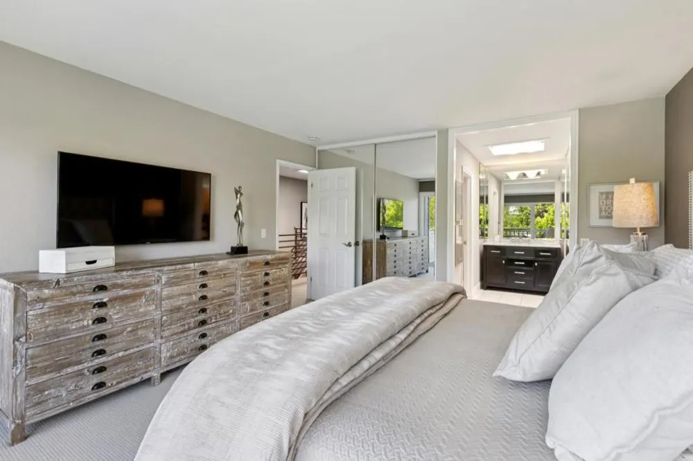 653 Fox Court Redwood City, CA 94061