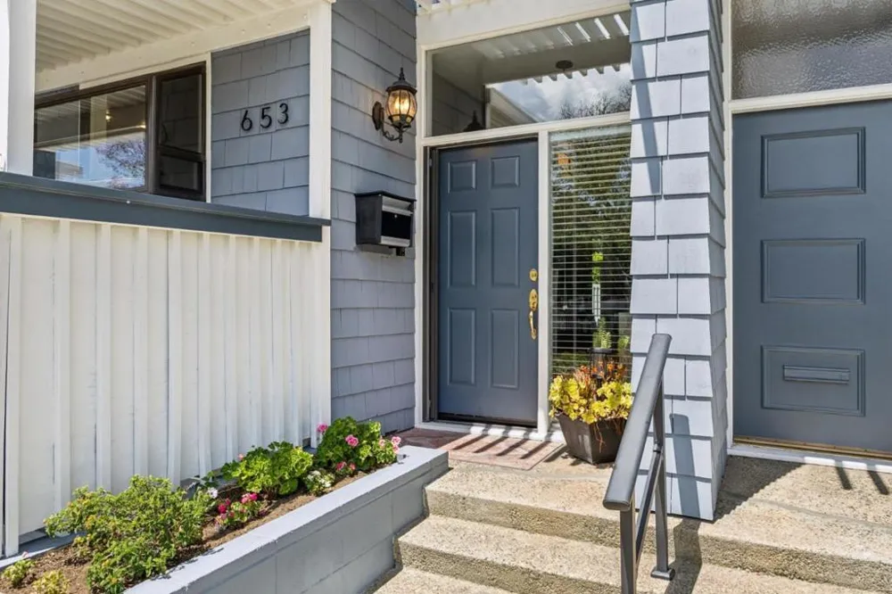 653 Fox Court Redwood City, CA 94061
