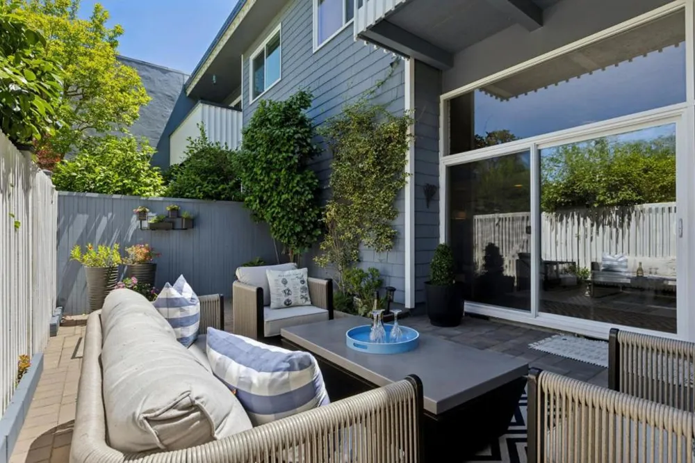 653 Fox Court Redwood City, CA 94061