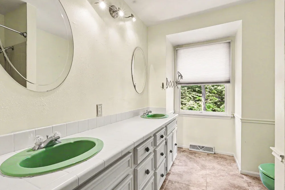 280 Portchester Road Park Township, MI 49424