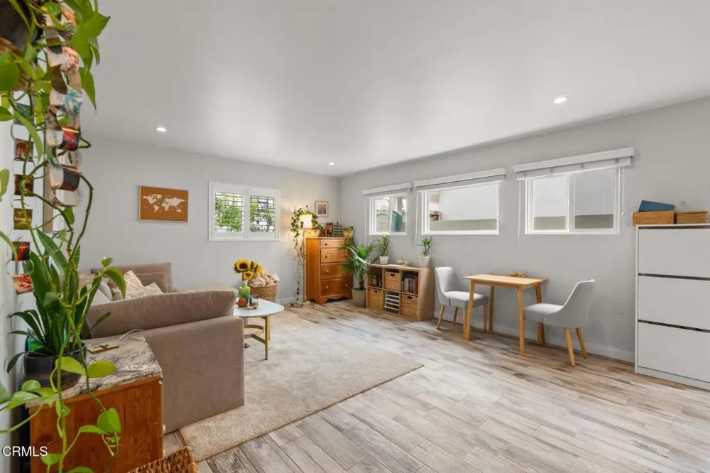1308 Devon Lane Ventura, CA 93001
