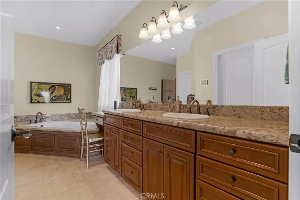 29723 Eagle Point Drive Canyon Lake, CA 92587