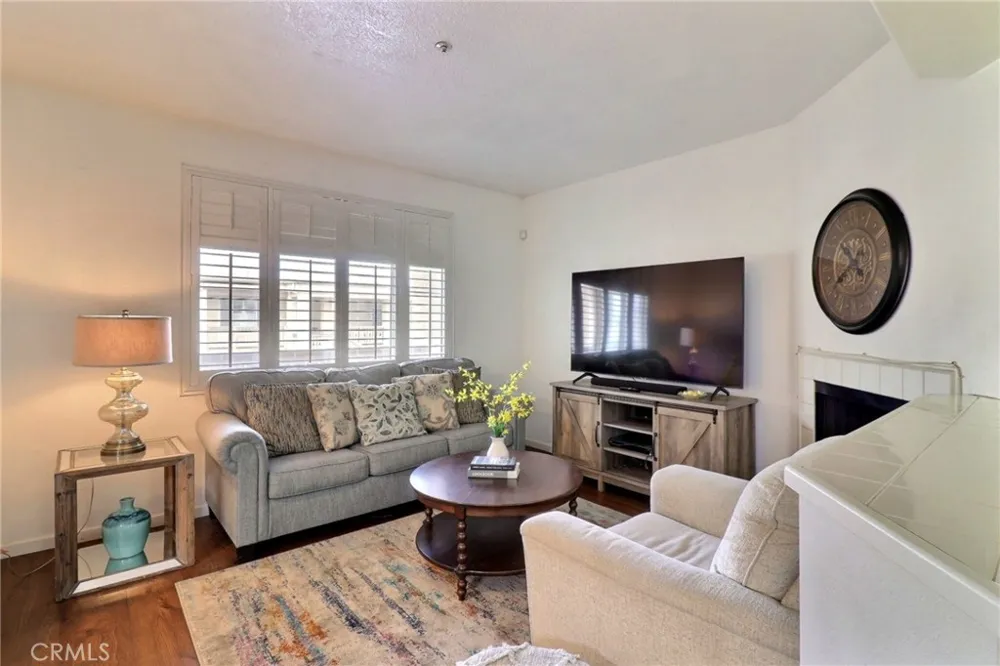 130 S Barranca #302 West Covina, CA 91791