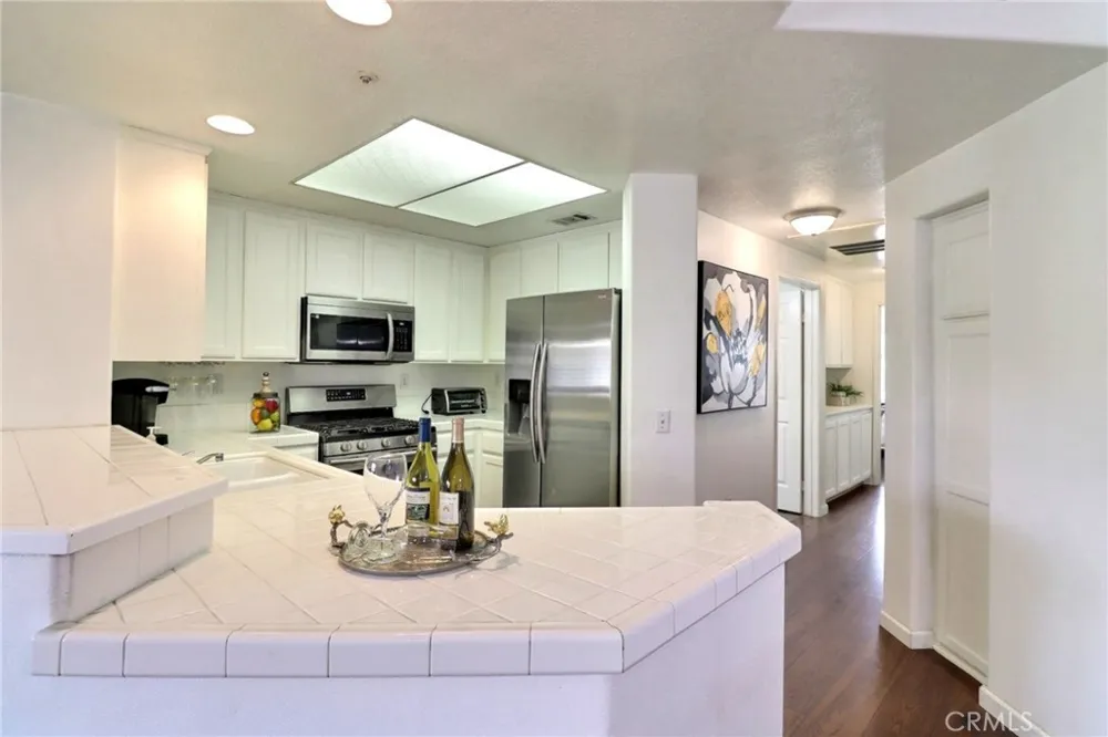130 S Barranca #302 West Covina, CA 91791