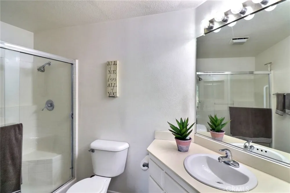 130 S Barranca #302 West Covina, CA 91791