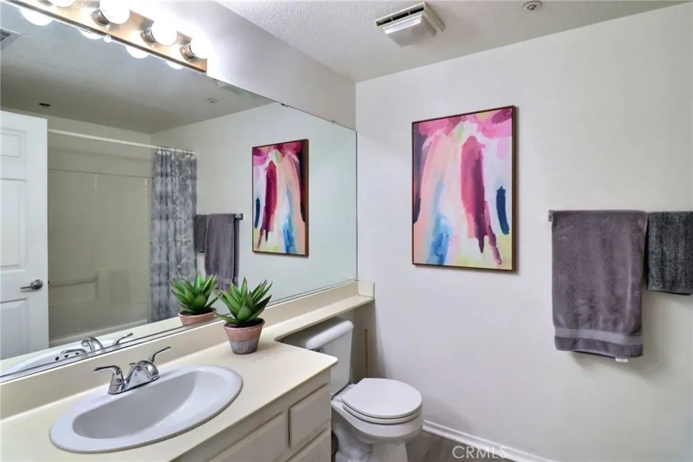 130 S Barranca #302 West Covina, CA 91791