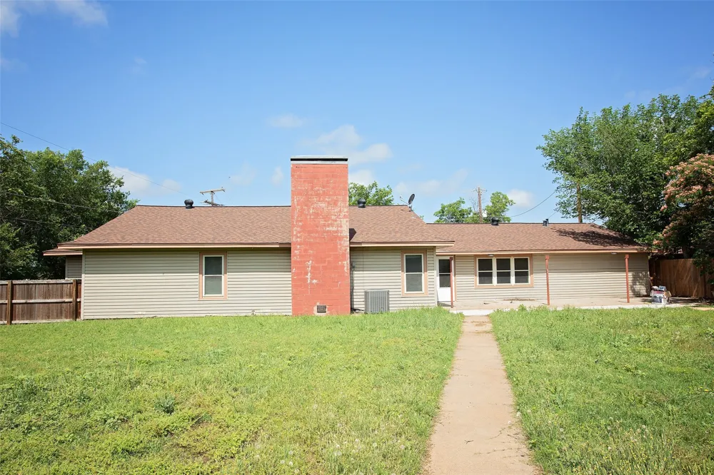 417 Summitt Avenue Graham, TX 76450