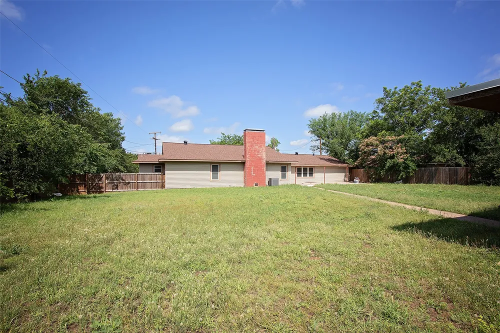 417 Summitt Avenue Graham, TX 76450