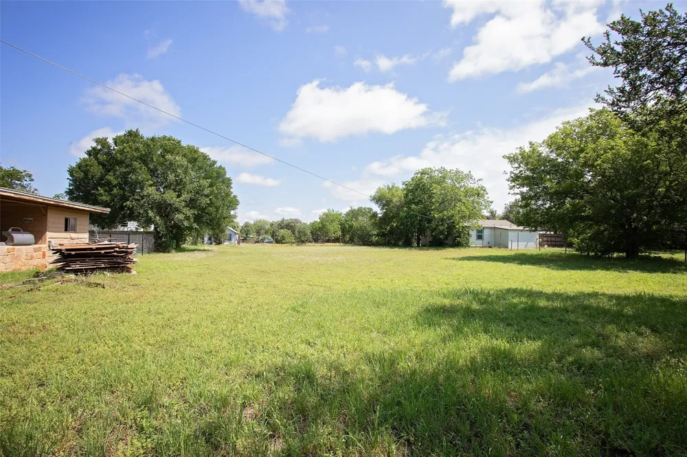 417 Summitt Avenue Graham, TX 76450