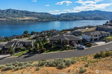 112 Crystal Crest Drive