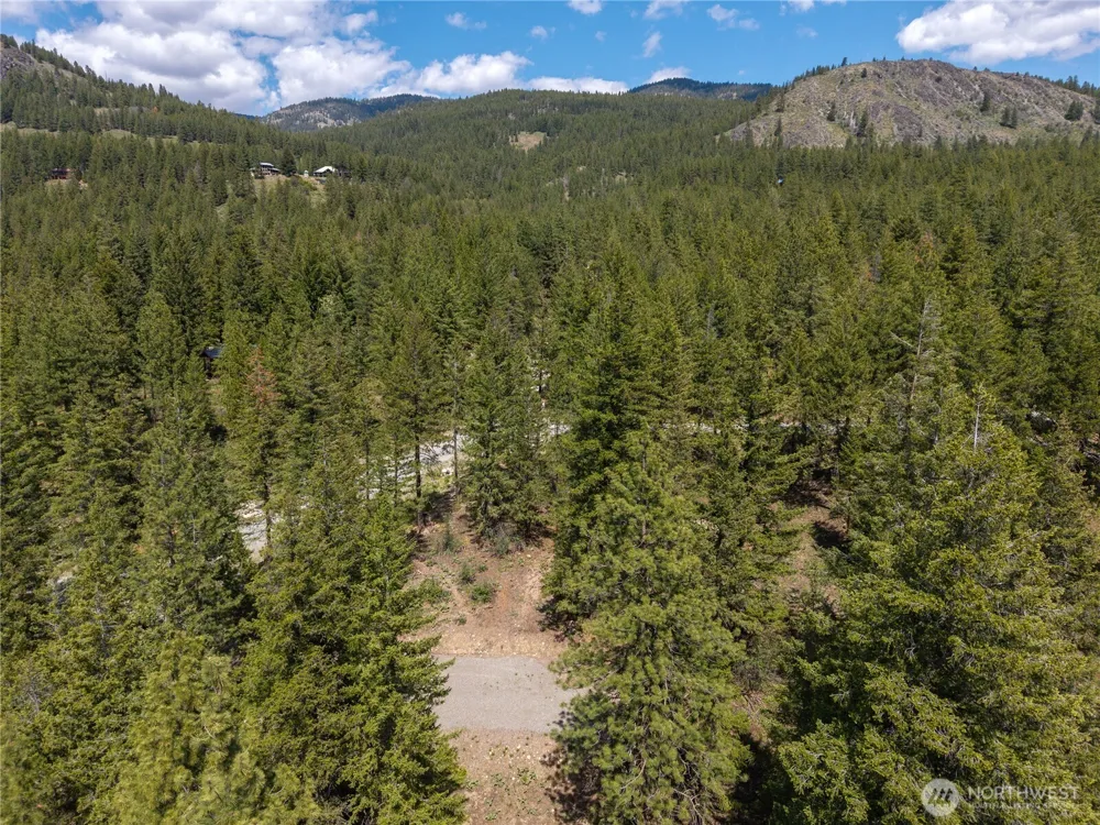 6 Homestead Road Winthrop, WA 98862