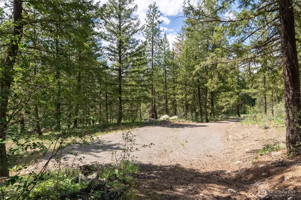 6 Homestead Road Winthrop, WA 98862