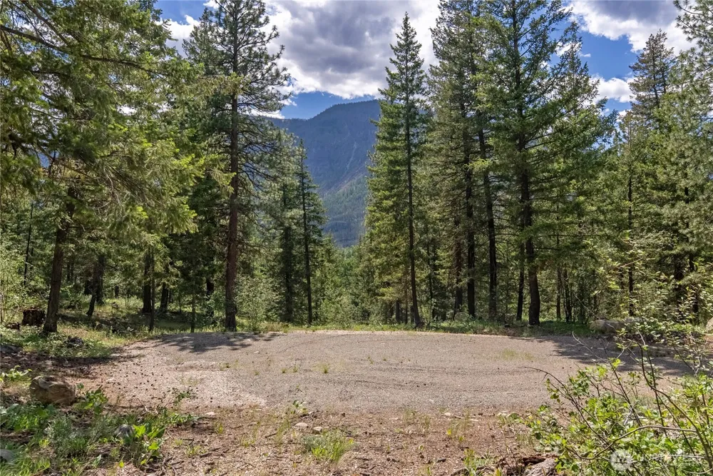 6 Homestead Road Winthrop, WA 98862
