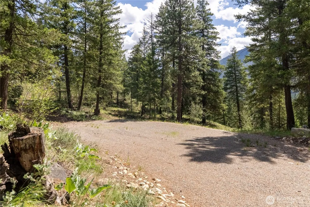 6 Homestead Road Winthrop, WA 98862
