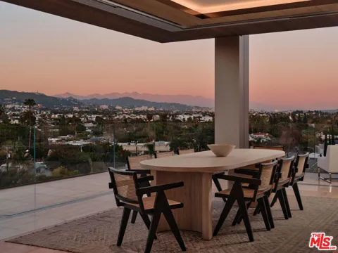 8899 Beverly Boulevard #6BE