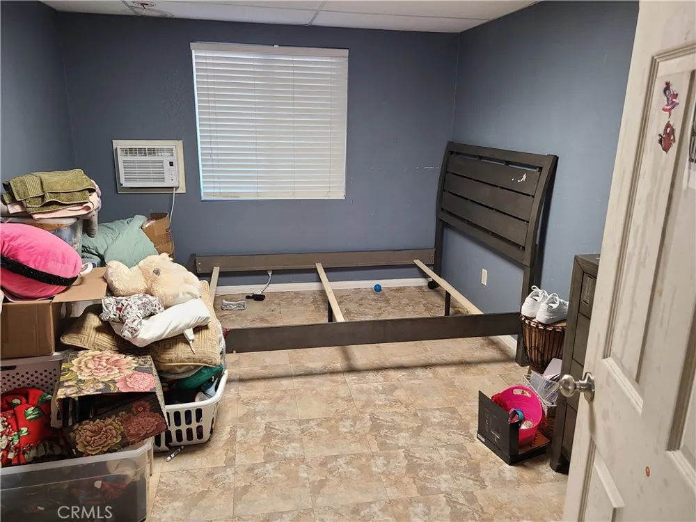 11685 Holmes Jurupa Valley, CA 91752