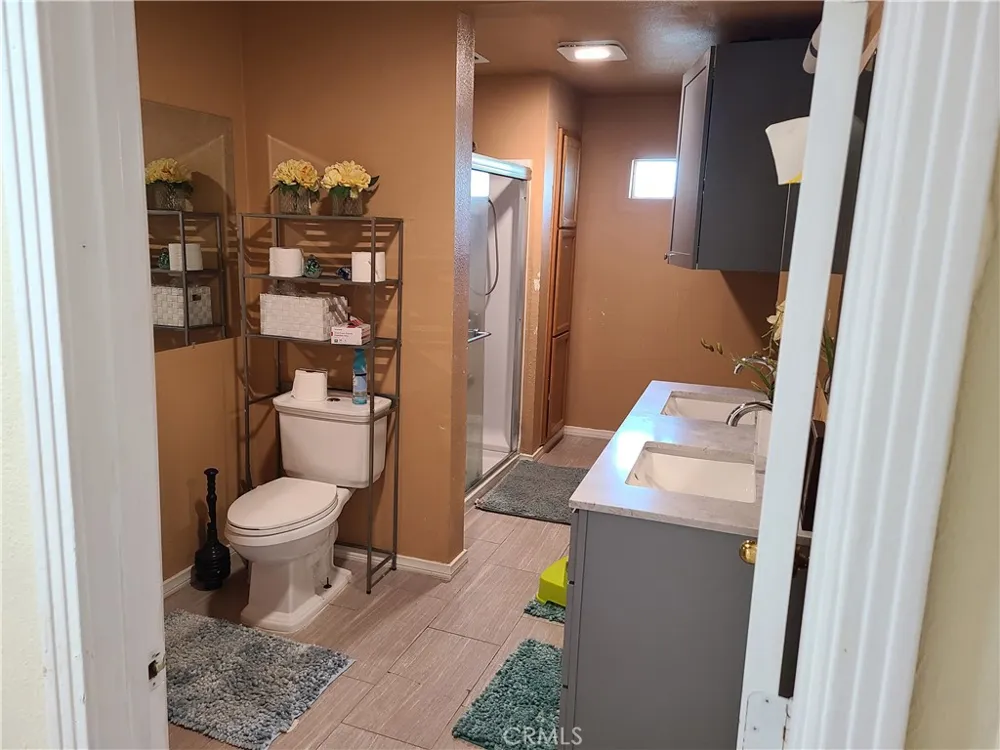 11685 Holmes Jurupa Valley, CA 91752