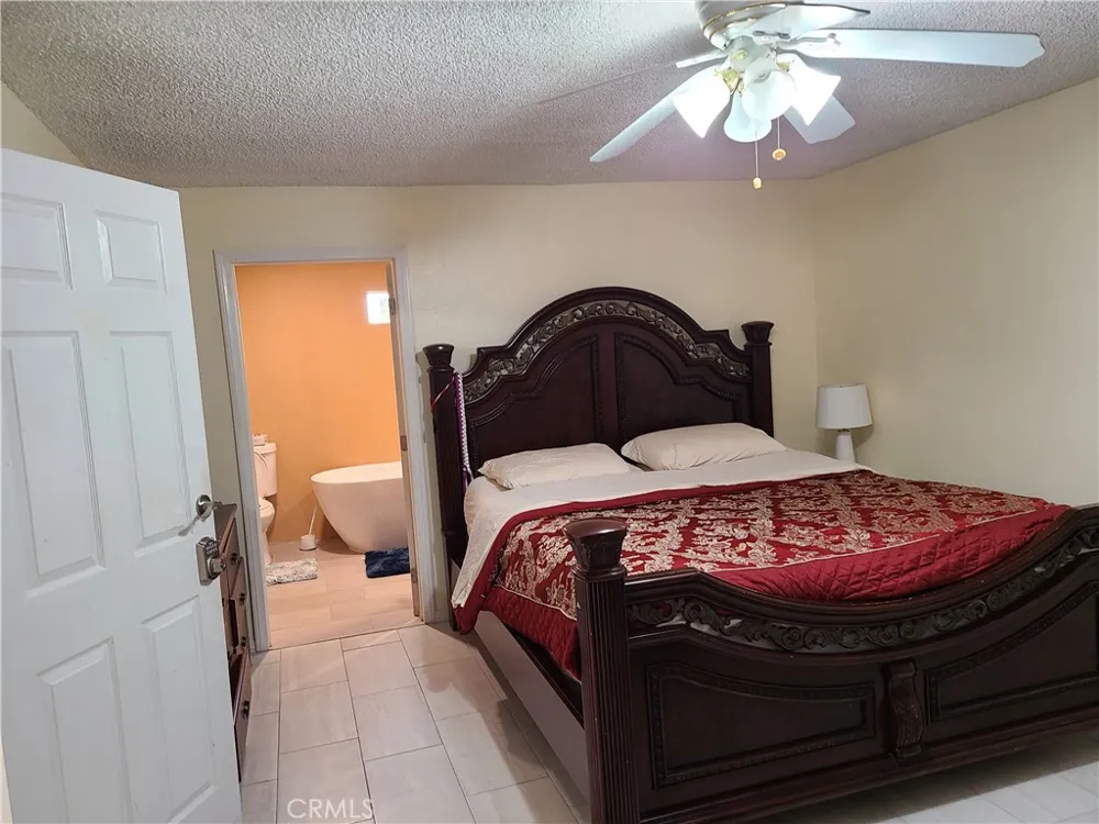 11685 Holmes Jurupa Valley, CA 91752