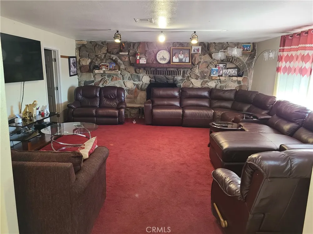 11685 Holmes Jurupa Valley, CA 91752