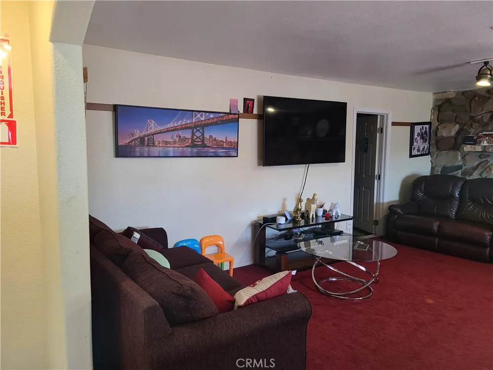 11685 Holmes Jurupa Valley, CA 91752