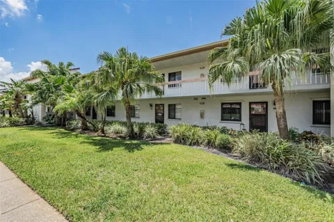 112 LAKEVIEW PLACE #12