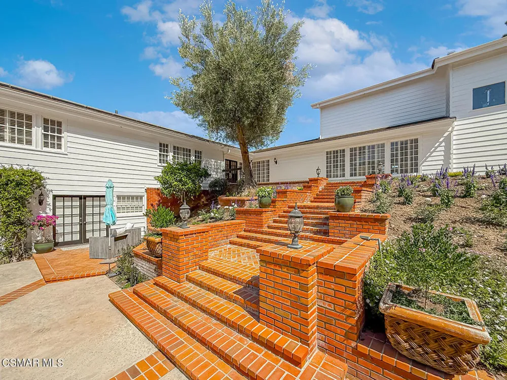 5 Concho Lane Bell Canyon, CA 91307