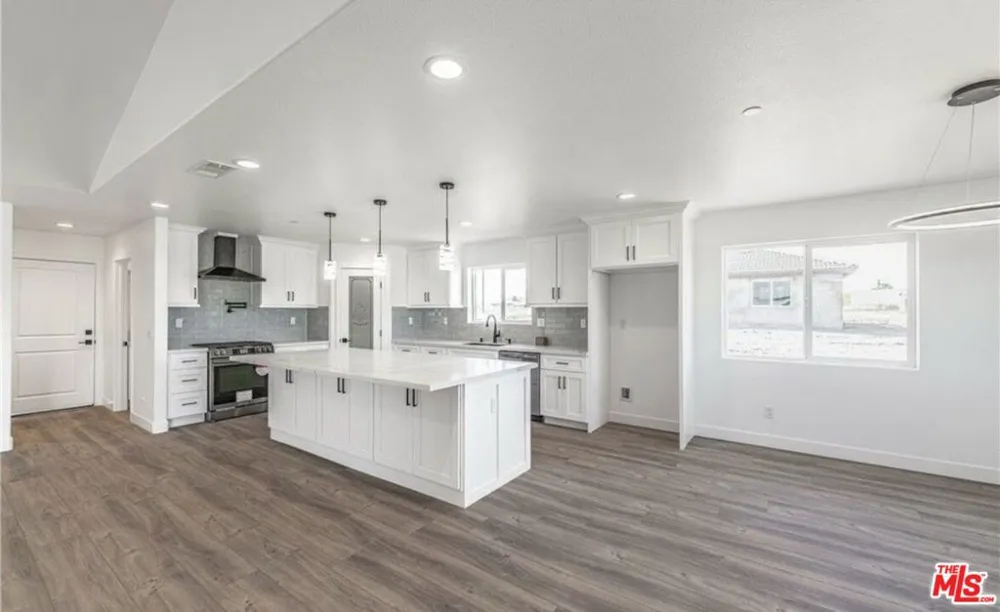 11548 11th Avenue Hesperia, CA 92345