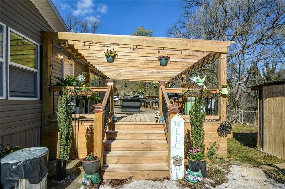 2339 Whitestone Road Talking Rock, GA 30175