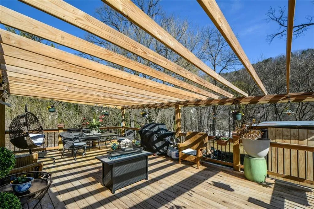 2339 Whitestone Road Talking Rock, GA 30175
