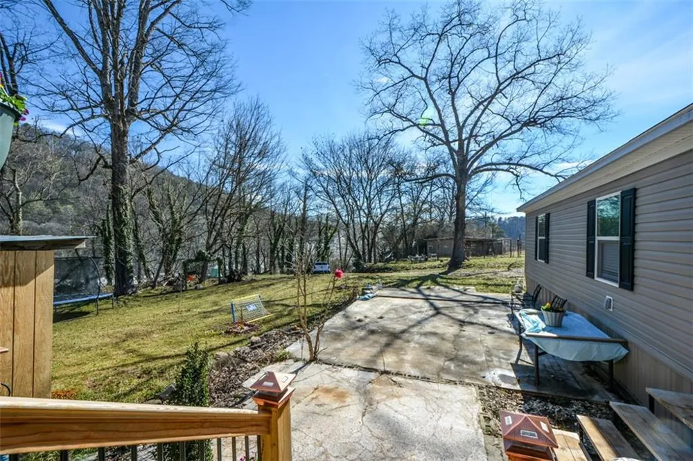 2339 Whitestone Road Talking Rock, GA 30175