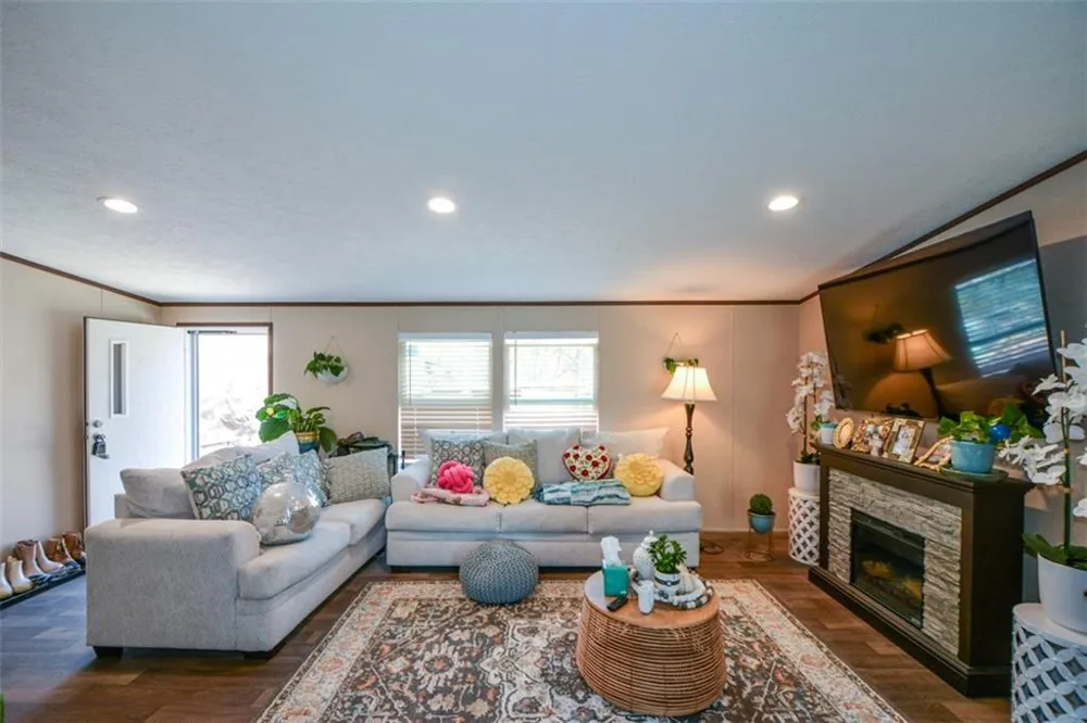 2339 Whitestone Road Talking Rock, GA 30175