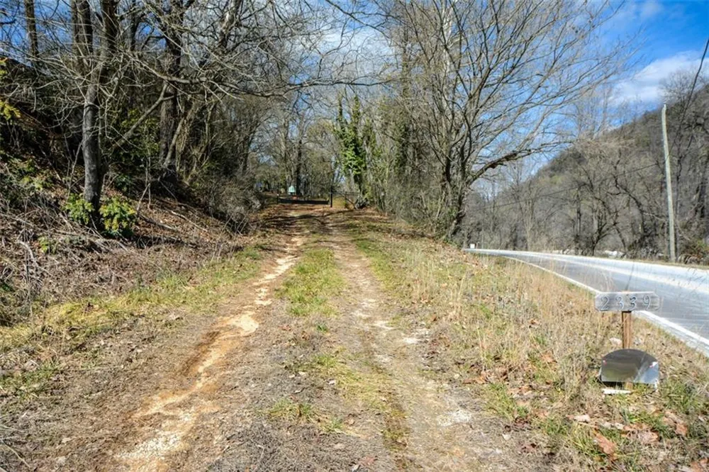 2339 Whitestone Road Talking Rock, GA 30175
