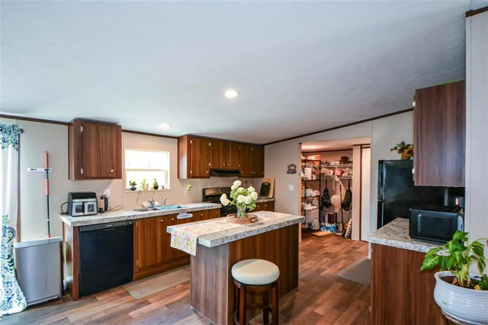 2339 Whitestone Road Talking Rock, GA 30175