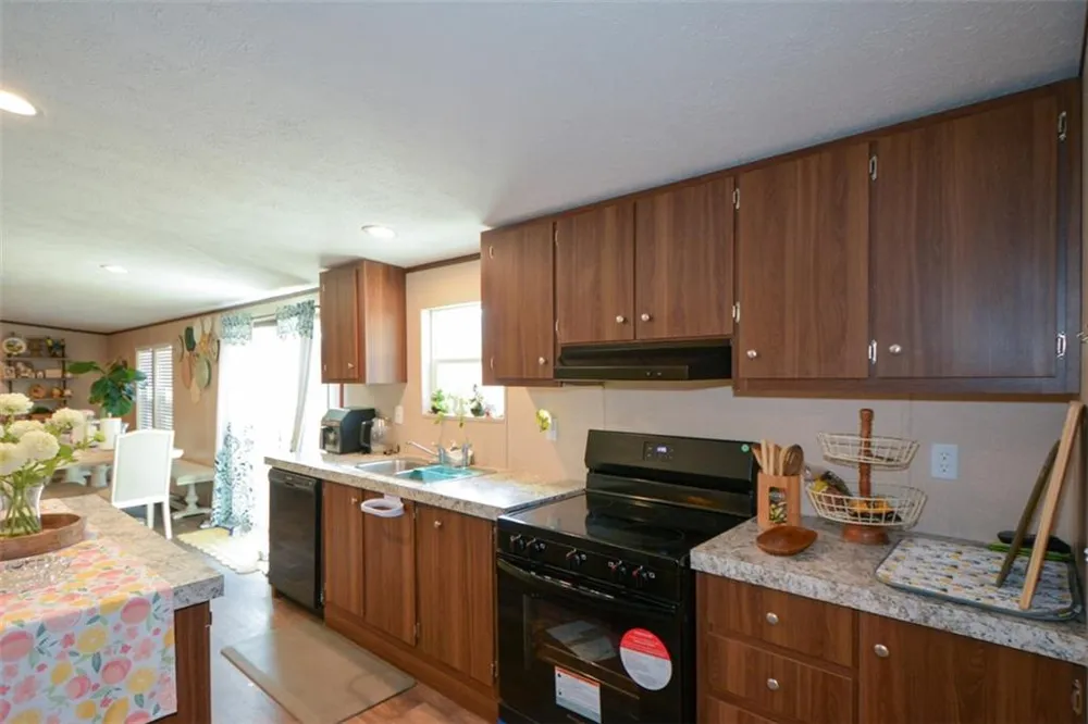 2339 Whitestone Road Talking Rock, GA 30175