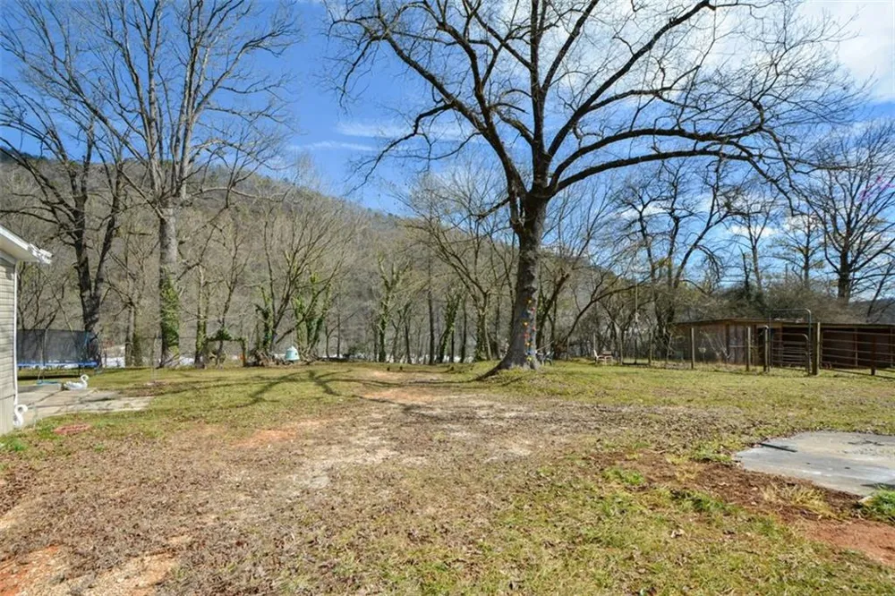 2339 Whitestone Road Talking Rock, GA 30175