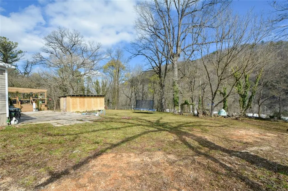 2339 Whitestone Road Talking Rock, GA 30175