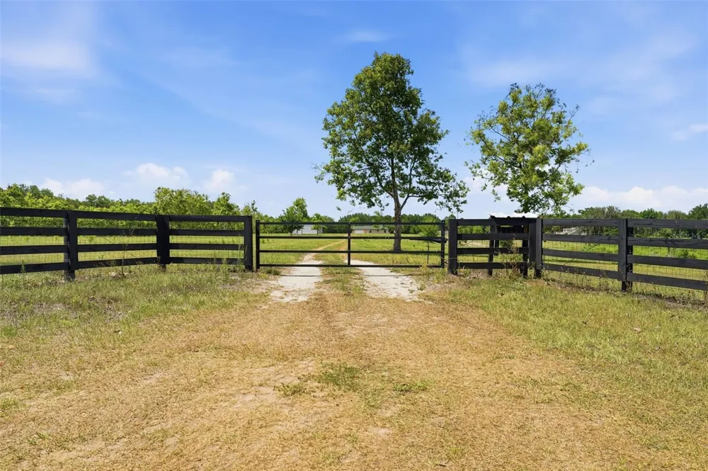 14433 LAKE YALE ROAD Umatilla, FL 32784