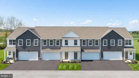 106 FOUNDRY LANE