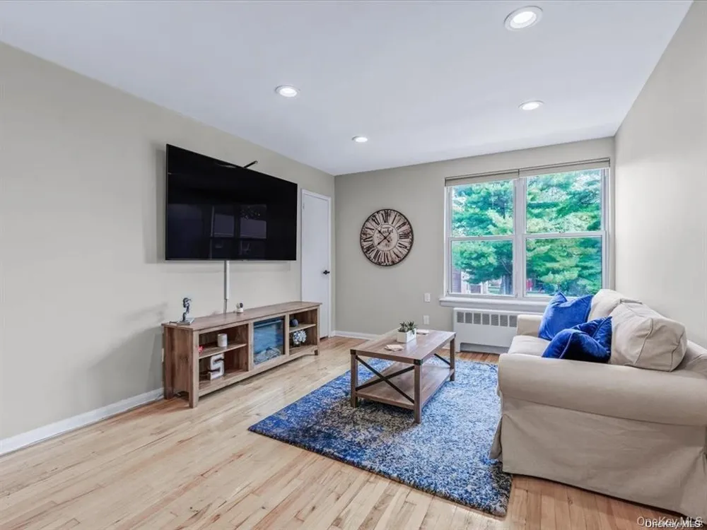 56 Edwards Street #2B Roslyn Heights, NY 11577