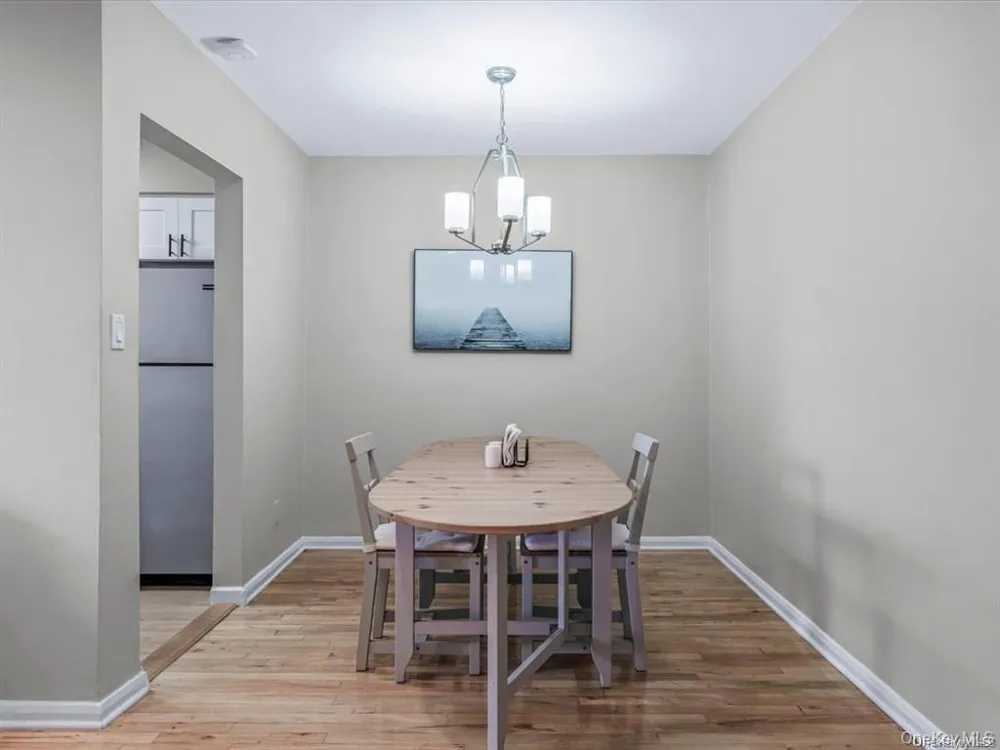 56 Edwards Street #2B Roslyn Heights, NY 11577