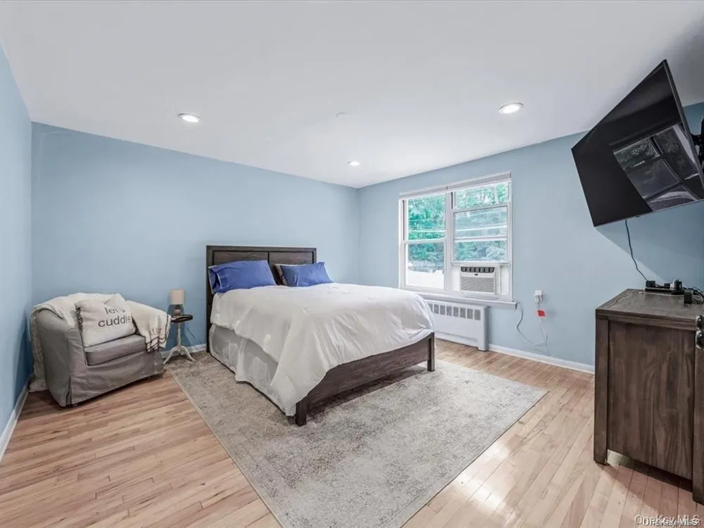 56 Edwards Street #2B Roslyn Heights, NY 11577