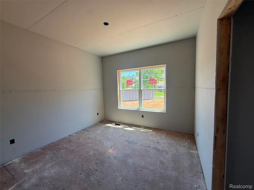 2735 Pine Shadow Court Hamburg Township, MI 48169